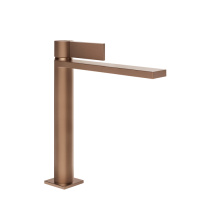 GESSI  INVERSO DIAMANTATO смеситель для раковины средней длины с донным клапаном StopGo и соединительными шлангами, цвет: Copper Brushed PVD - Gidratop.ru изображение