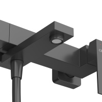 SLIDER-VD-NOP Смеситель для ванны и душа однорычажный в комплекте с ручным душем, шлангом и держателем, черный матовый - Gidratop.ru изображение