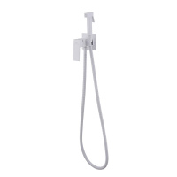 Смеситель ABBER Daheim AF8226W с гигиеническим душем,белый матовый - Gidratop.ru изображение