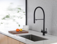 Смеситель ABBER Wasser Kreis AF81141B для кухни с подключением фильтра и выдвижной лейкой, черный матовый - Gidratop.ru изображение